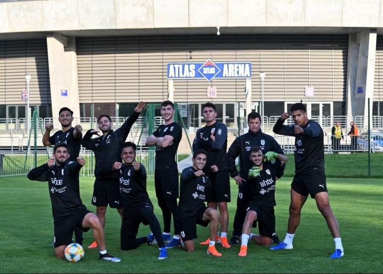 F�tbol informal en Lodz previo a Nueva Zelanda 